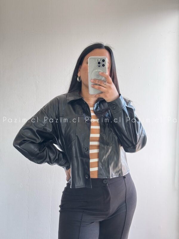 Chaqueta cuerina