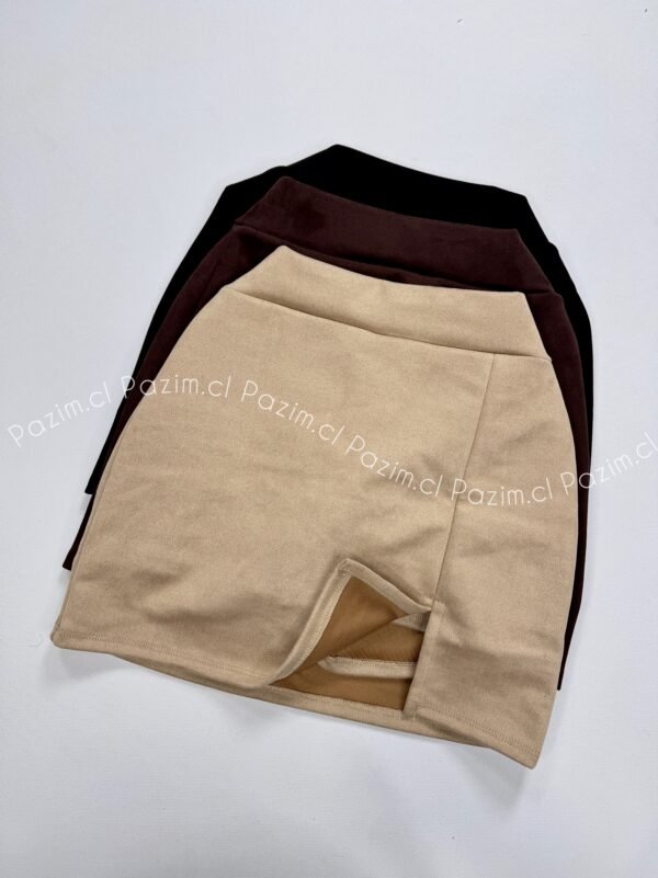 Falda short interior y gamuza