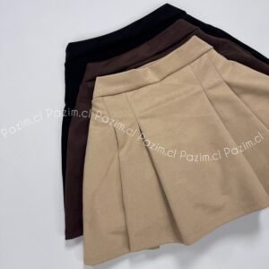 Falda short tableada gamuza