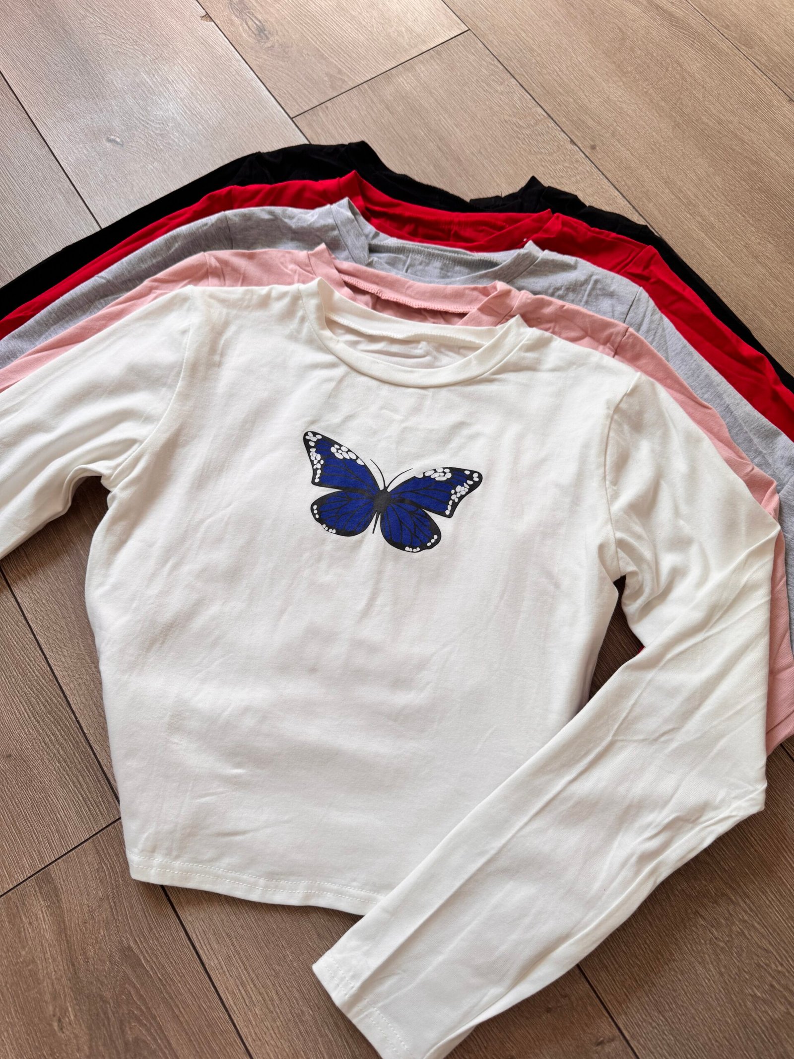 Crop mariposa manga larga