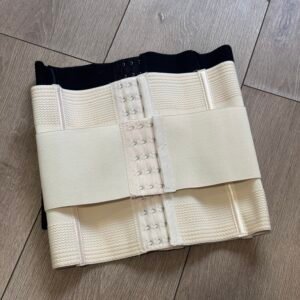 Cinturilla con broche doble